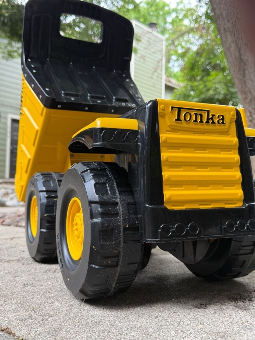 TONKA®  |  “TOUGHEST MIGHTY” DUMP TRUCK  |  XLNT  | - Picture 3 of 15